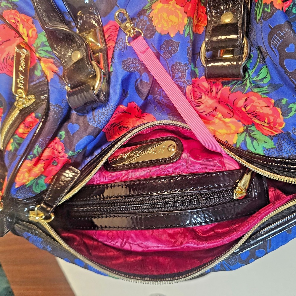 Betsey Johnson Skull Rose Floral Nylon Barrel Duffel Bag Studded Crossbody Goth - Picture 9 of 11